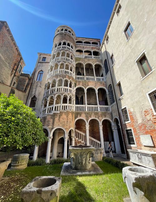 Scala contarini del bovolo venezia